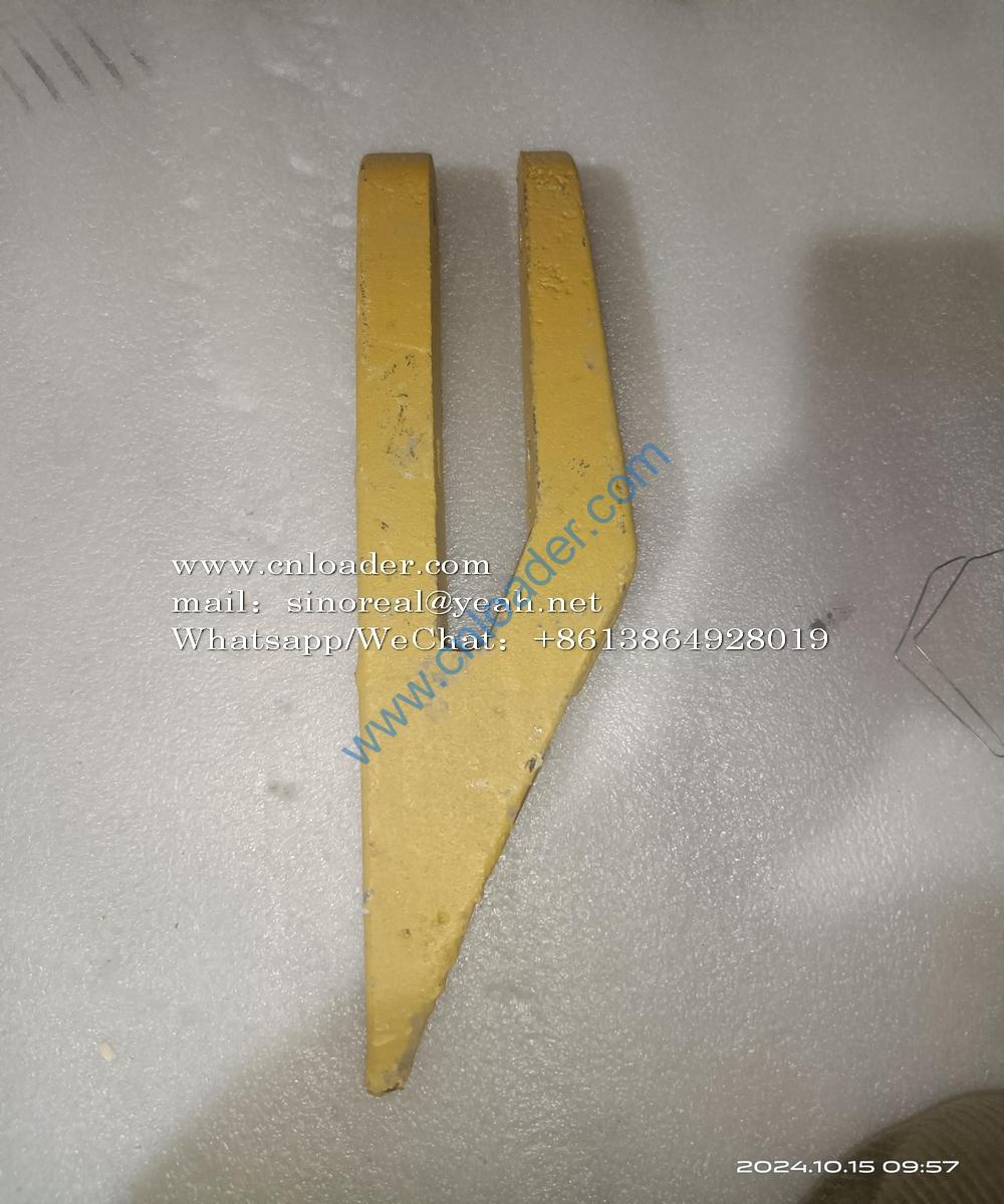 LW300FN Loader Bucket Teeth 250200234 - Image 2